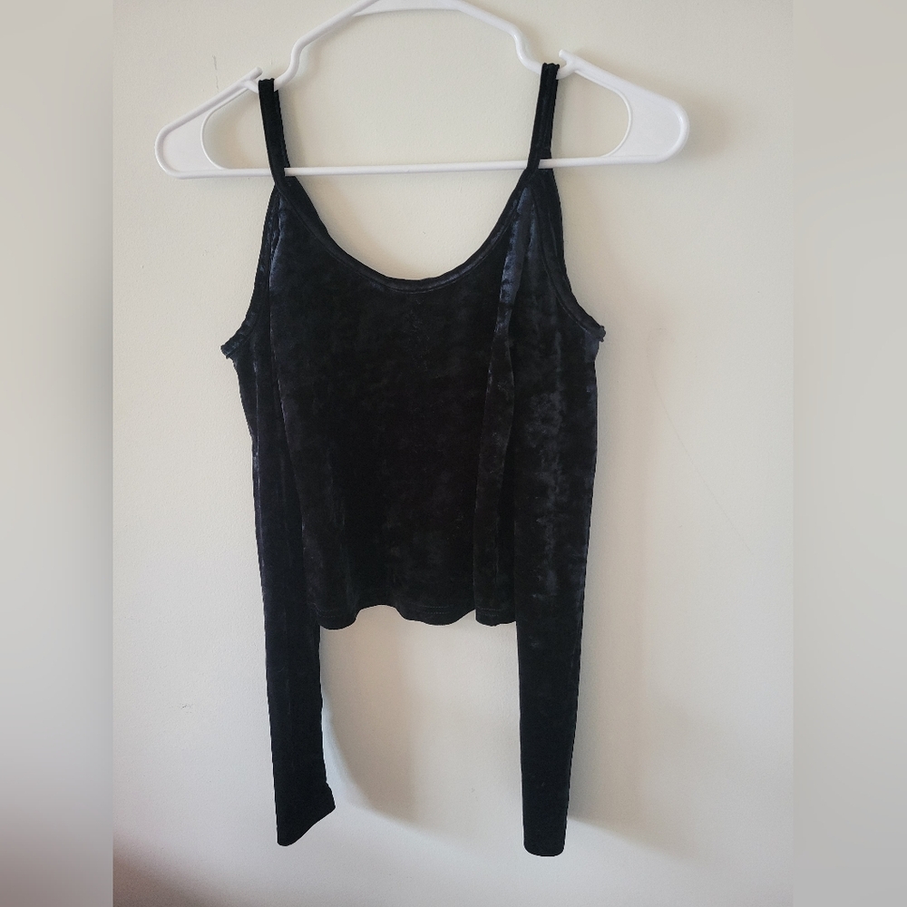 Kendall & Kylie Black Velvet Drop Sholder Crop Top